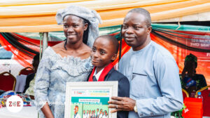 Proprietor & Proprietress presenting award